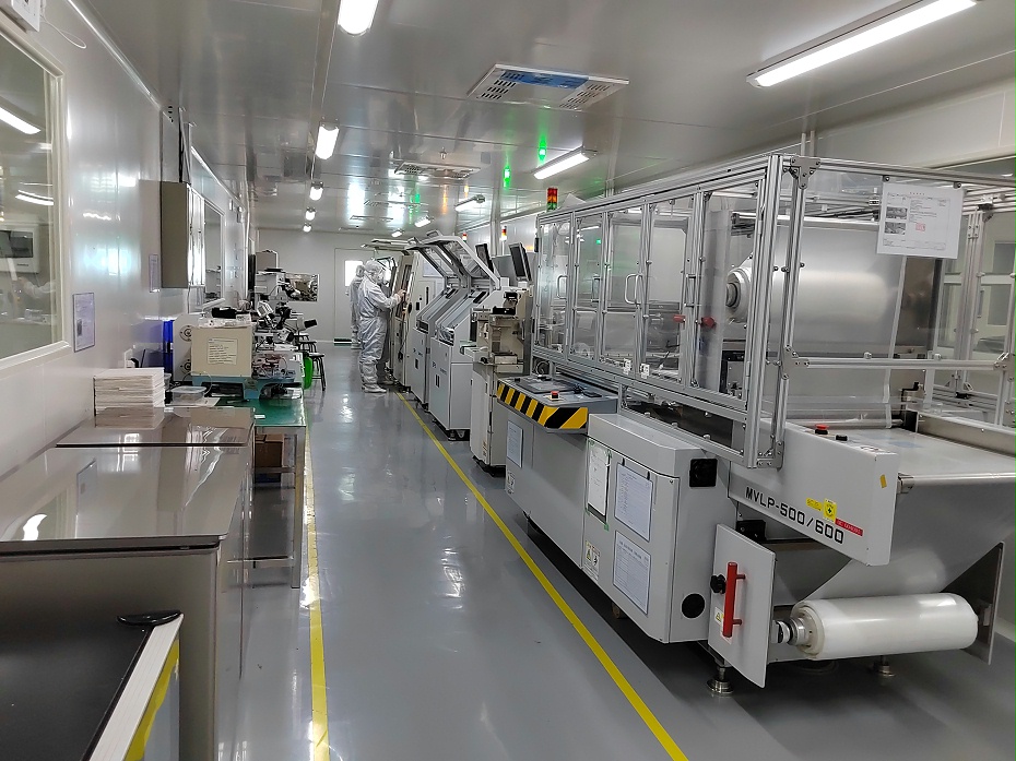 聲表諧振器生產(chǎn)車(chē)間